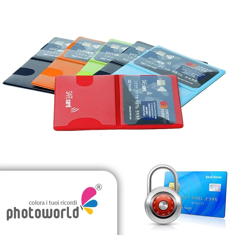 Carta di credito contactless, portafoglio e lucchetto sicuro, concetto di sicurezza digitale.
