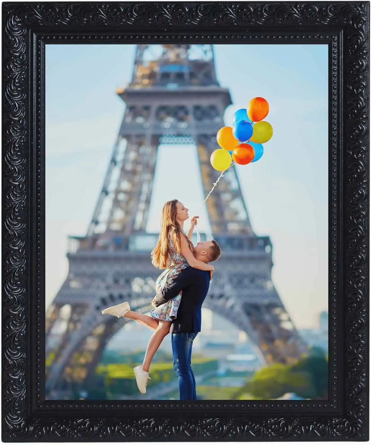 Balloon mira sulla Torre Eiffel, scena romantica a Parigi, fotografia di alta qualità per decorazioni e stampe artistiche.