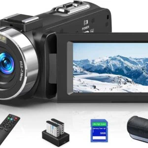 Registratore video digitale con display e accessori per riprese outdoor.