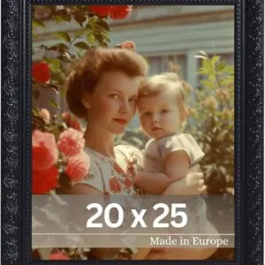 Bacheca foto in legno nero con donna e bambino tra fiori estivi di fotoweb, stampa 20x25cm.