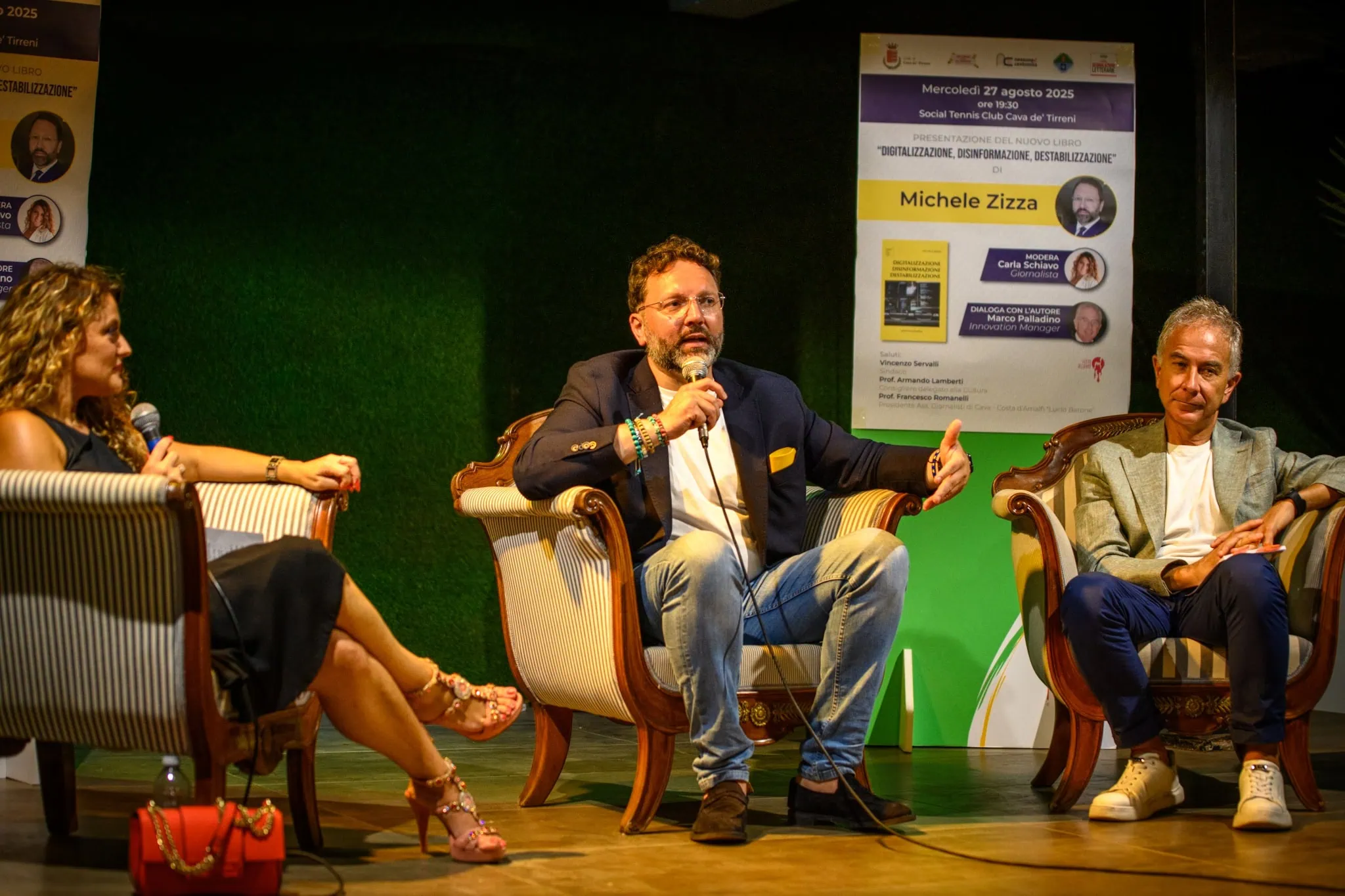 Dialogo su digitalizzazione, disinformazione e destabilizzazione in Italia con Michele Zizza. Evento organizzato da Photoworld.