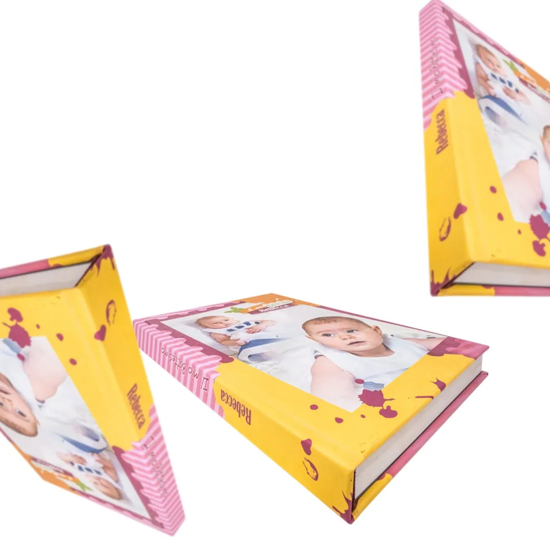 Libro fotografico personalizzato per bambini, confezione colorata e immagini vivaci.