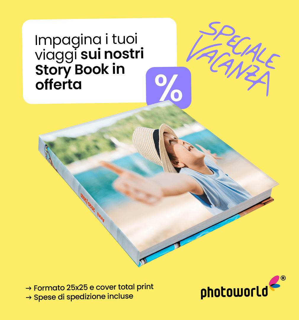 Passeggero con cappello su foto di viaggio su story book promozionale di Photoworld.