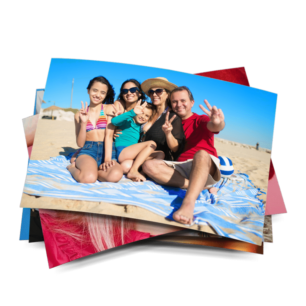 Sorrisi e allegria in spiaggia, foto di famiglia per ricordi estivi indimenticabili.