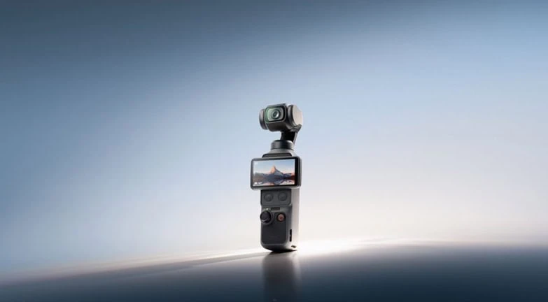 DJI Osmo Pocket 4, stabilizzatore compatto per riprese di alta qualità.