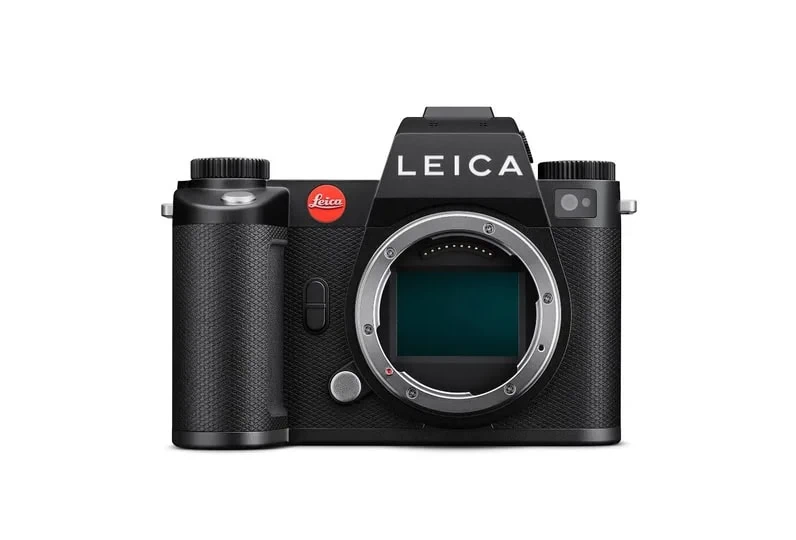 Fotocamera Leica SL3-P con sensore full frame e design professionale.